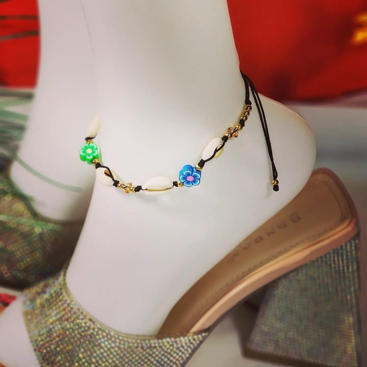 Adjustable Beaded with Seashells and Rubber Flowers Anklet