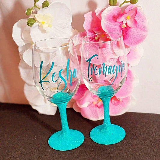 Gliterred  Personalized set of 2 Wine Glasses